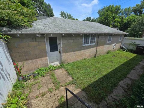 Tiny photo for 502 W CHESTNUT Street, Carbondale, IL 62901 (MLS # EB458956)