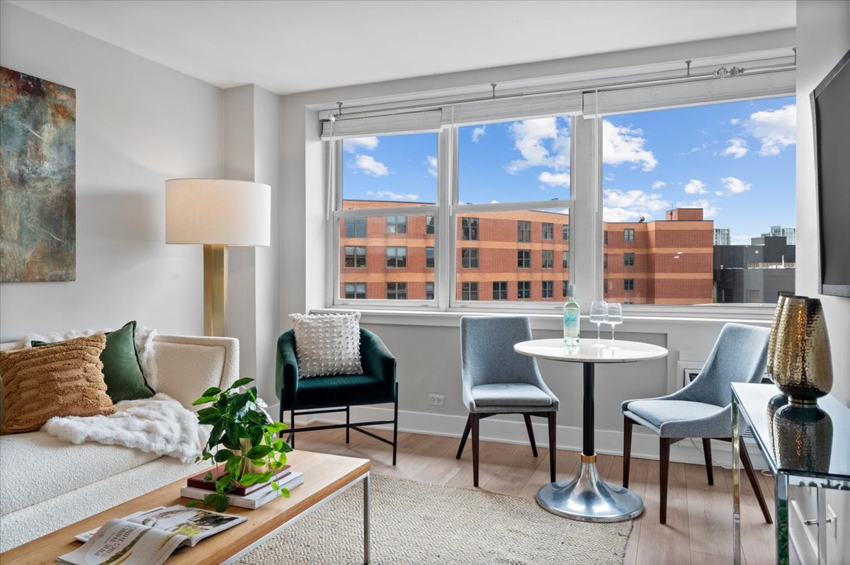 2300 N Commonwealth Avenue 7J