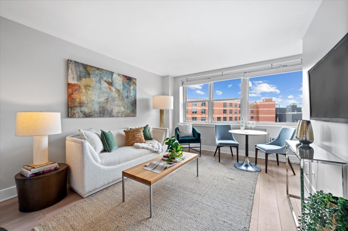 2300 N Commonwealth Avenue 7J