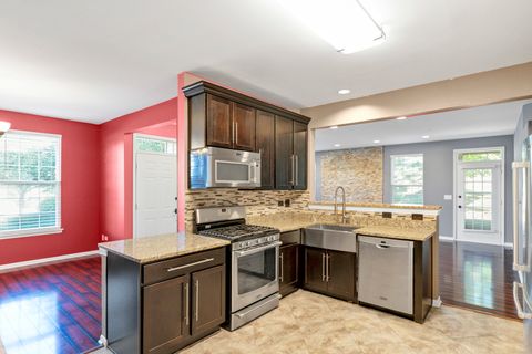 Tiny photo for 1949 Blackberry Lane #1949, Hoffman Estates, IL 60169 (MLS # 12494491)