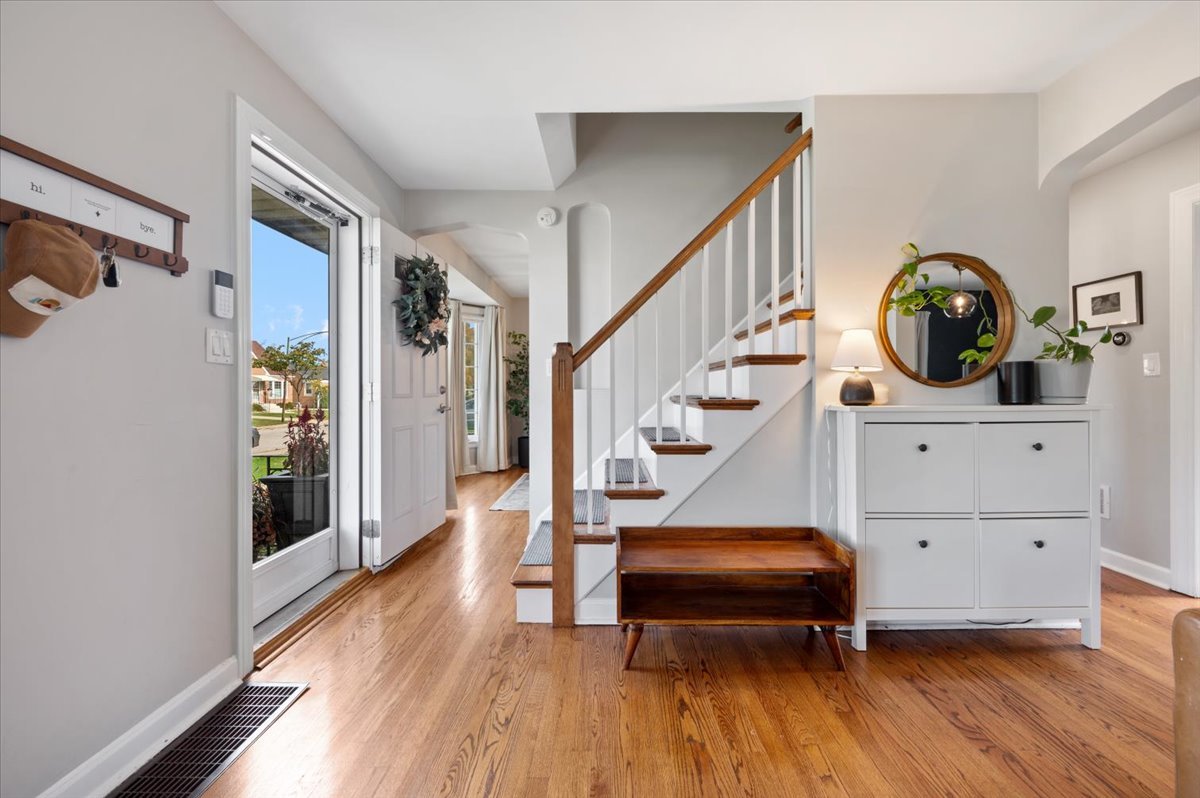 7457 W Ardmore Avenue