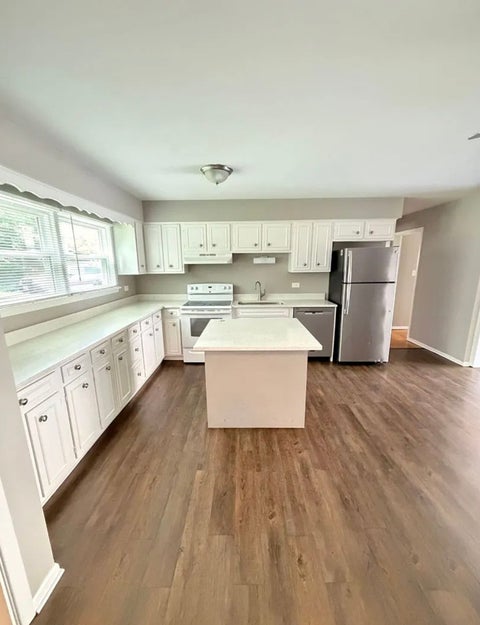 Photo of 1 Scotdale Road #2, La Grange Park, IL 60526 (MLS # 12783625)