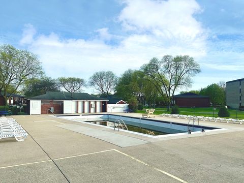 Tiny photo for Arlington Heights, IL 60004 (MLS # 12631968)