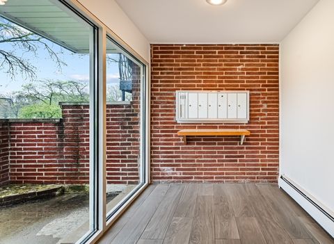 Tiny photo for Arlington Heights, IL 60004 (MLS # 12631968)