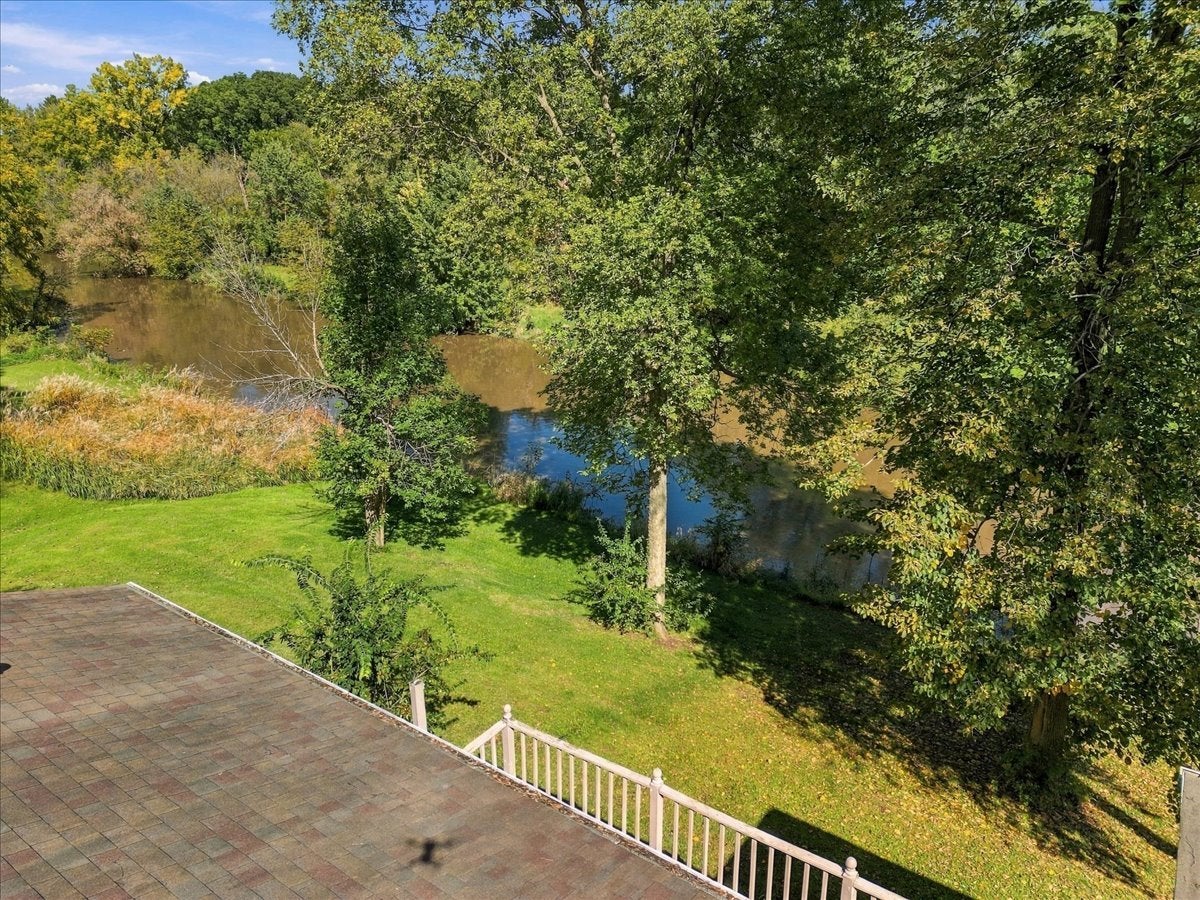 6121 Brooklyn Road