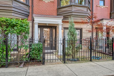 Tiny photo for 339 W SCOTT Street, Chicago, IL 60610 (MLS # 12452859)
