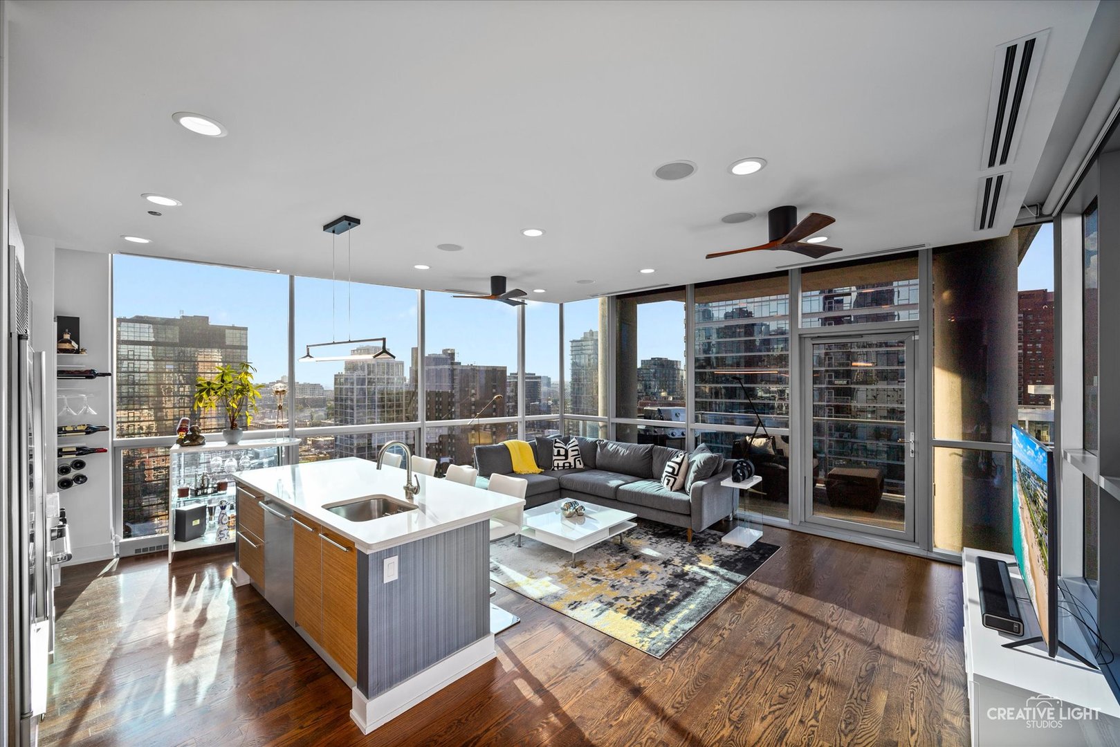 110 W Superior Street 1803