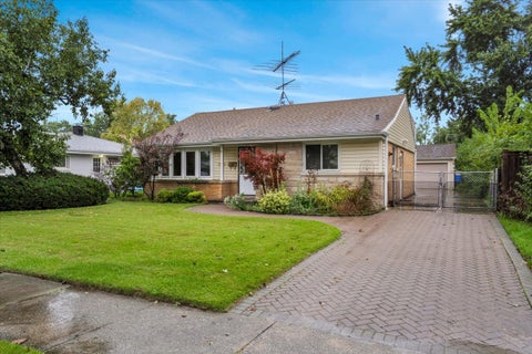 Photo of 7348 Davis Street, Morton Grove, IL 60053 (MLS # 12776155)