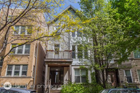 828 W Buckingham Place 2 Chicago IL 60657
