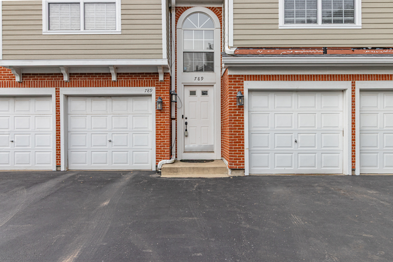 789 Grosse Pointe Circle