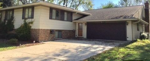 Photo of 702 AUBURN Circle, Schaumburg, IL 60193 (MLS # 12405126)