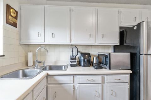 Tiny photo for 570 Fairway View Drive #3H, Wheeling, IL 60090 (MLS # 12618919)