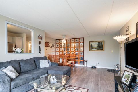 Tiny photo for 570 Fairway View Drive #3H, Wheeling, IL 60090 (MLS # 12618919)