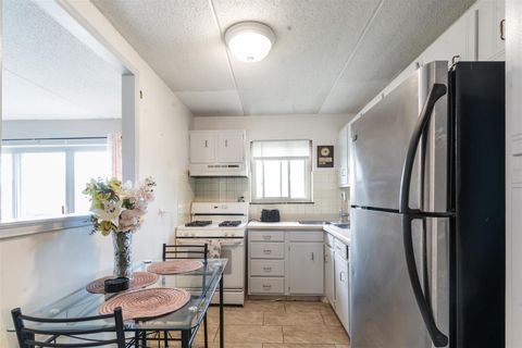 Tiny photo for 570 Fairway View Drive #3H, Wheeling, IL 60090 (MLS # 12618919)