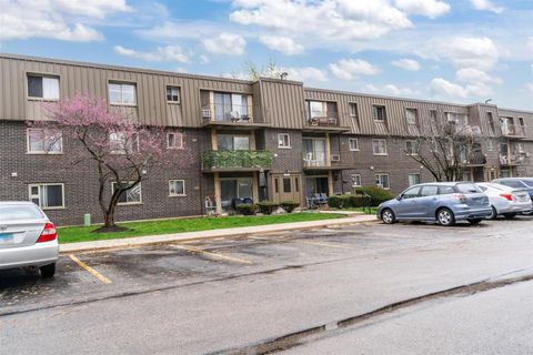 Tiny photo for 570 Fairway View Drive #3H, Wheeling, IL 60090 (MLS # 12618919)