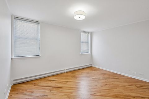 Tiny photo for 525 W ALDINE Avenue #1E, Chicago, IL 60657 (MLS # 12538987)