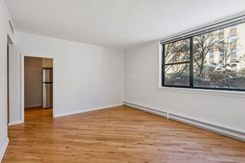 Tiny photo for 525 W ALDINE Avenue #1E, Chicago, IL 60657 (MLS # 12538987)