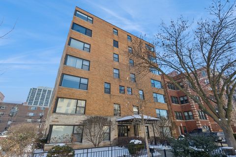 Photo of 525 W ALDINE Avenue #1E, Chicago, IL 60657 (MLS # 12538987)