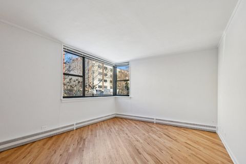 Tiny photo for 525 W ALDINE Avenue #1E, Chicago, IL 60657 (MLS # 12538987)