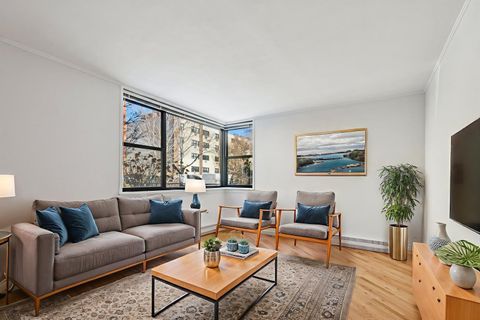 Tiny photo for 525 W ALDINE Avenue #1E, Chicago, IL 60657 (MLS # 12538987)