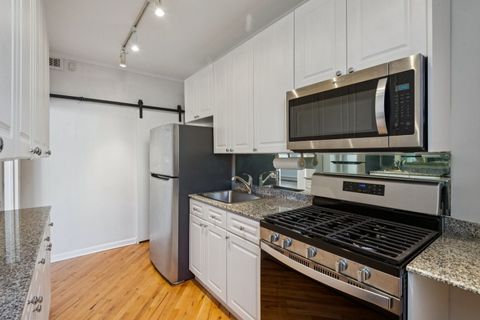 Tiny photo for 525 W ALDINE Avenue #1E, Chicago, IL 60657 (MLS # 12538987)