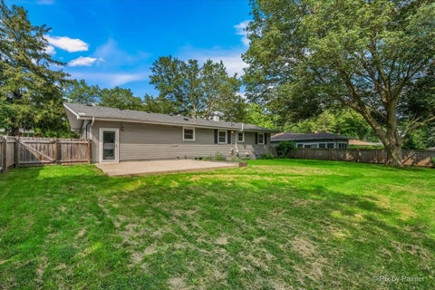 Tiny photo for 326 Farview Drive, North Aurora, IL 60542 (MLS # 12735189)