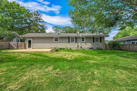 Tiny photo for 326 Farview Drive, North Aurora, IL 60542 (MLS # 12735189)