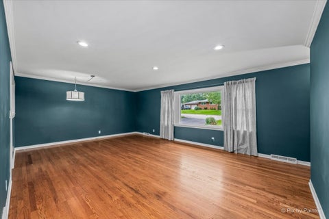 Tiny photo for 326 Farview Drive, North Aurora, IL 60542 (MLS # 12735189)