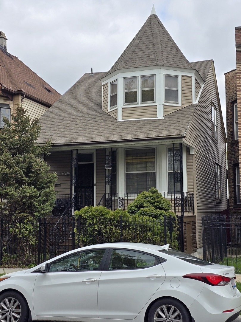 907 N Lockwood Avenue
