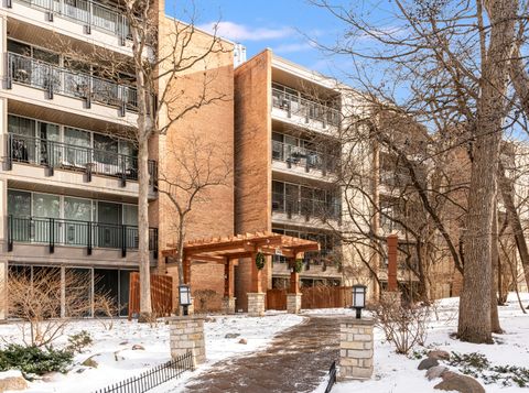 Photo of 5900 OAKWOOD Drive #1E, Lisle, IL 60532 (MLS # 12542582)