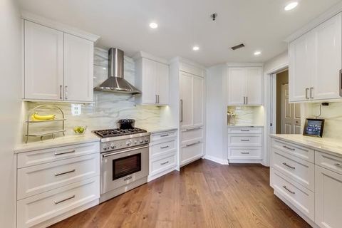 Tiny photo for 25 E Superior Street #1906, Chicago, IL 60611 (MLS # 12633137)