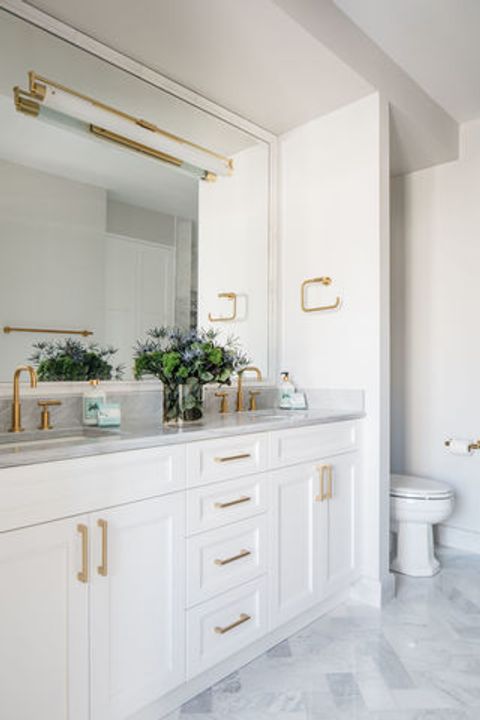 Tiny photo for 25 E Superior Street #1906, Chicago, IL 60611 (MLS # 12633137)