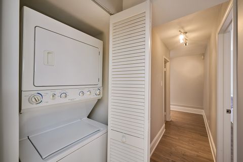 Tiny photo for 2115 W Farwell Avenue #103, Chicago, IL 60645 (MLS # 12512586)