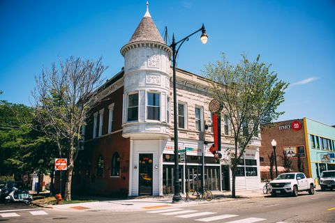 5721 N Clark Street Chicago IL 60660