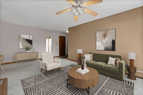 Tiny photo for 3620 N Pine Grove Avenue #504, Chicago, IL 60613 (MLS # 12486343)