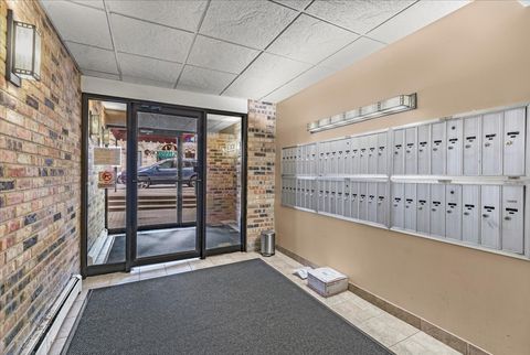 Tiny photo for 3620 N Pine Grove Avenue #504, Chicago, IL 60613 (MLS # 12486343)