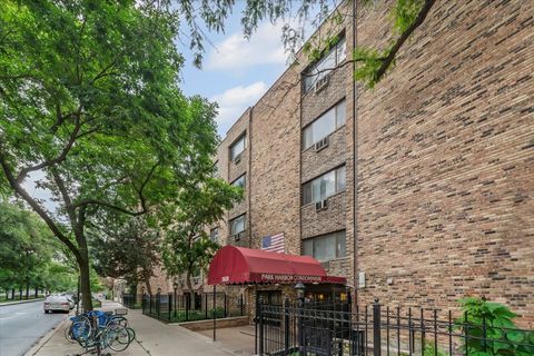 Tiny photo for 3620 N Pine Grove Avenue #504, Chicago, IL 60613 (MLS # 12486343)