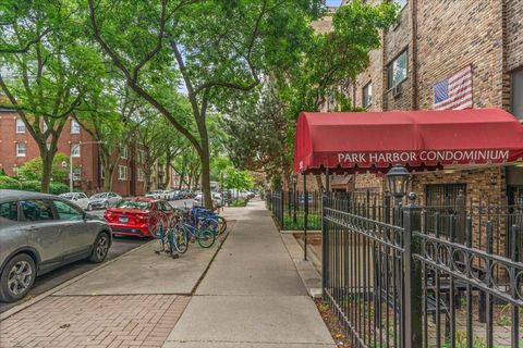 Photo of 3620 N Pine Grove Avenue #504, Chicago, IL 60613 (MLS # 12486343)