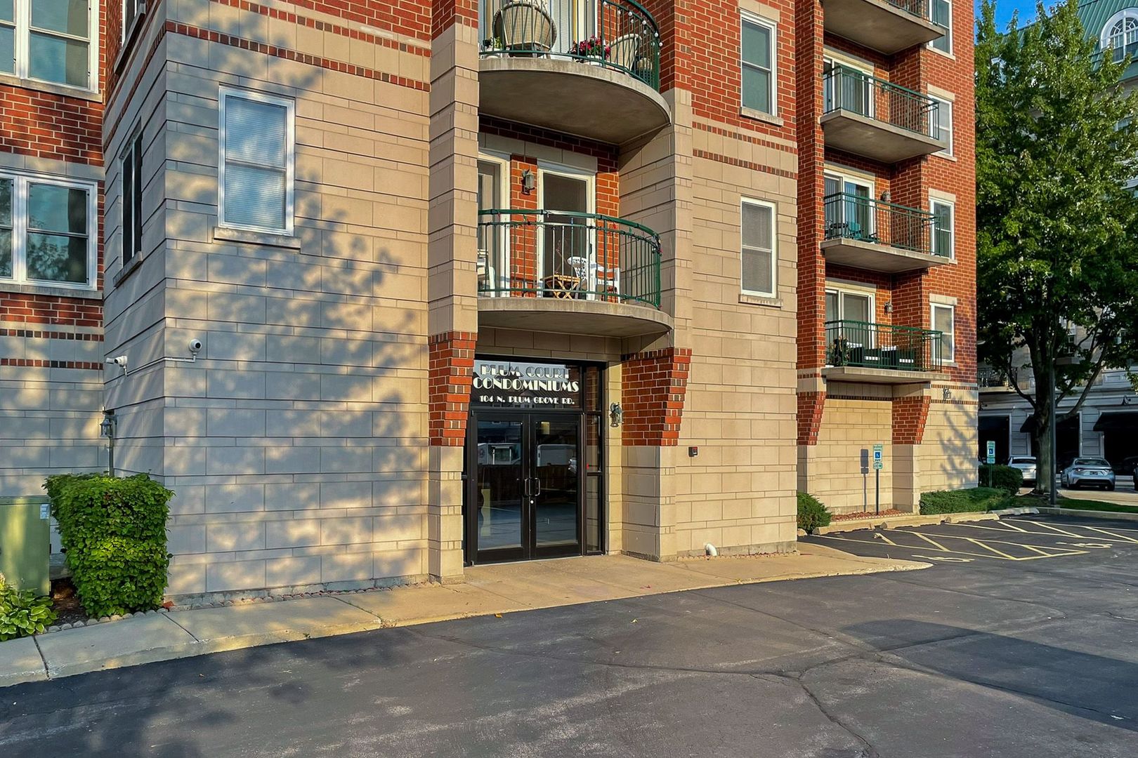 104 N Plum Grove Road 406