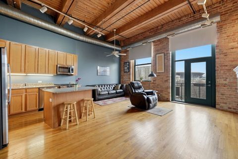 Tiny photo for 1550 S Indiana Avenue #401, Chicago, IL 60605 (MLS # 12592919)