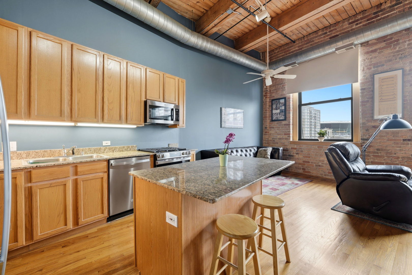 1550 S Indiana Avenue 401