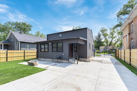 Tiny photo for 16910 Lincoln Street, Hazel Crest, IL 60429 (MLS # 12496287)