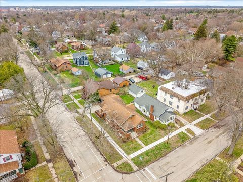 Tiny photo for 302 N Rockford Avenue, Rockford, IL 61107 (MLS # 12610526)