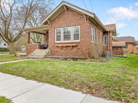 Tiny photo for 302 N Rockford Avenue, Rockford, IL 61107 (MLS # 12610526)
