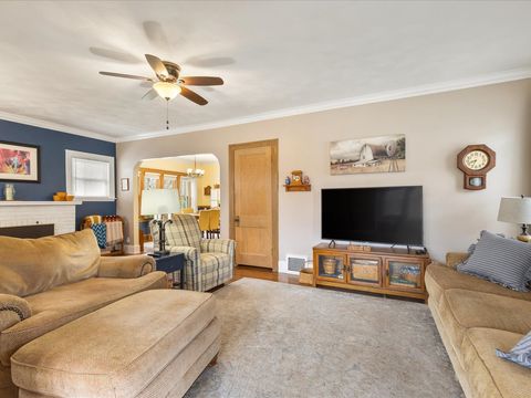 Tiny photo for 302 N Rockford Avenue, Rockford, IL 61107 (MLS # 12610526)