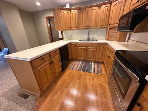 Tiny photo for 1300 Shoal Creek Rd Road #1, Murphysboro, IL 62966 (MLS # 100000456)