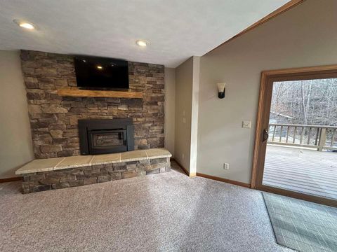 Tiny photo for 1300 Shoal Creek Rd Road #1, Murphysboro, IL 62966 (MLS # 100000456)