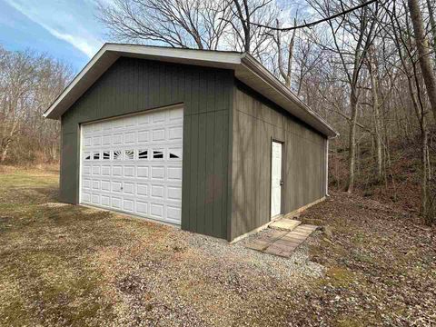 Tiny photo for 1300 Shoal Creek Rd Road #1, Murphysboro, IL 62966 (MLS # 100000456)