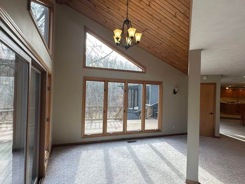 Tiny photo for 1300 Shoal Creek Rd Road #1, Murphysboro, IL 62966 (MLS # 100000456)