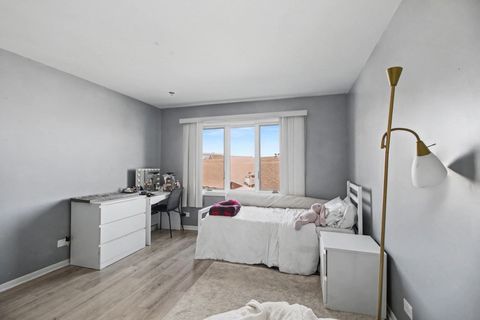 Tiny photo for 900 CENTER Street #3A, Des Plaines, IL 60016 (MLS # 12569779)